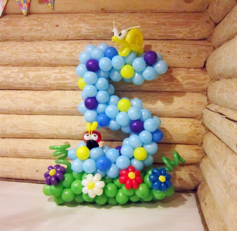 Цифра 5 синяя из воздушных шаров