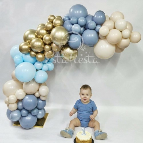 Мини-фотозона из шаров для малыша на годик