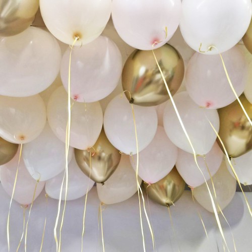 Золотой хром, розовый макарунс, бежевый и белый - шары под потолок