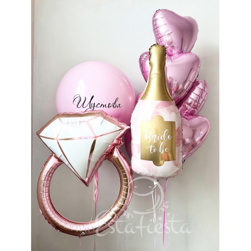 Композиция на девичник с кольцом и шампанским