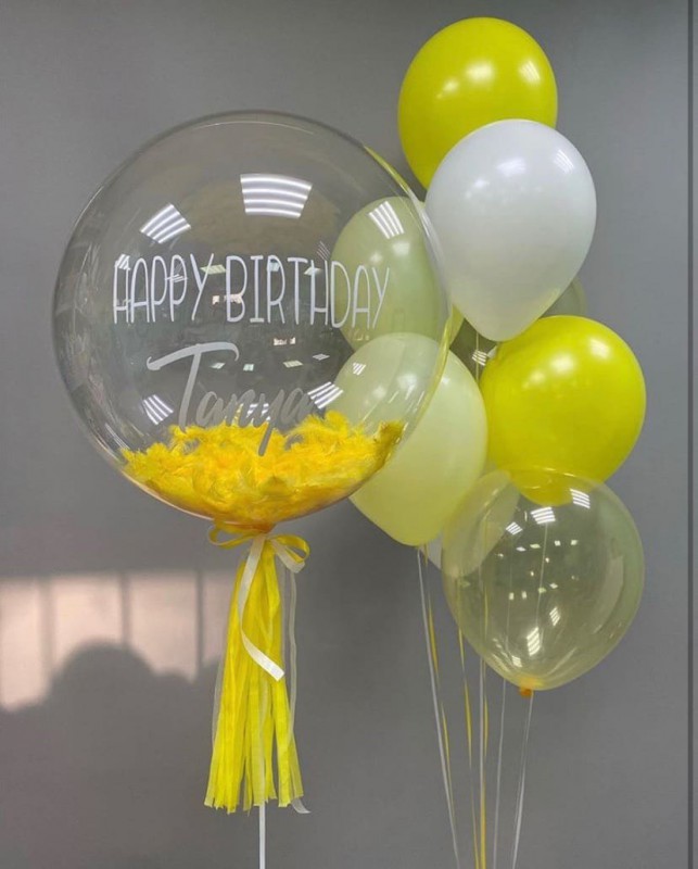Жёлтый сет с фонтаном и баблс с перьями "Happy Birthday"