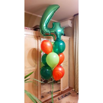 Фонтан из зелёных и оранжевых шаров агат с зелёной цифрой