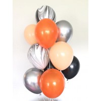 Оранжевые, черные, бежевые шары и черно-белые агаты