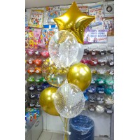 Фонтан из бело-золотых шаров с белыми пенопластовыми шариками и звездой