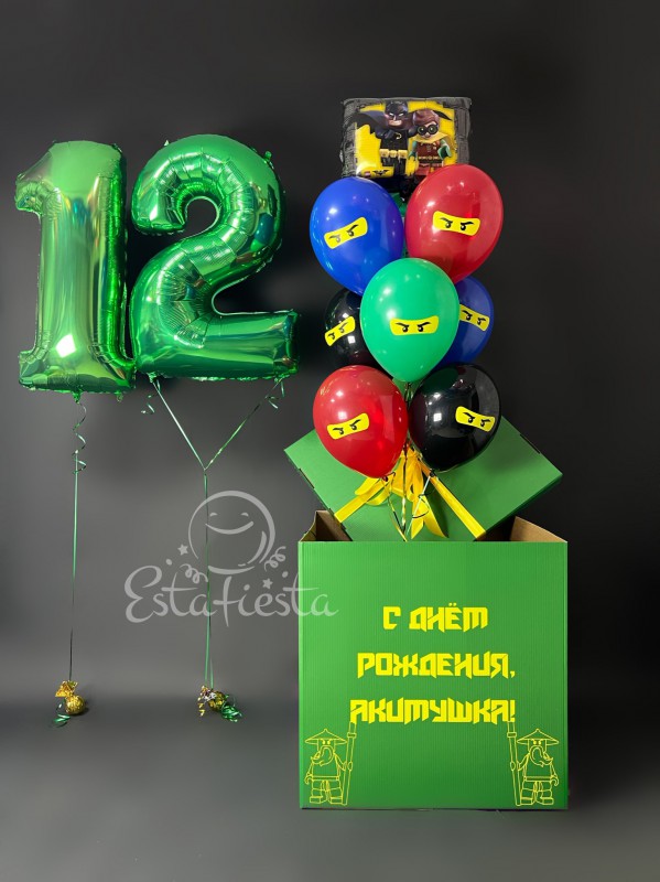 Зеленая коробка фонтан из шаров ниндзя и 2 зеленые фольгированные цифры