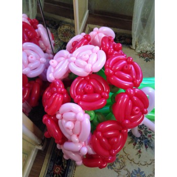 Объемный букет роз из шаров