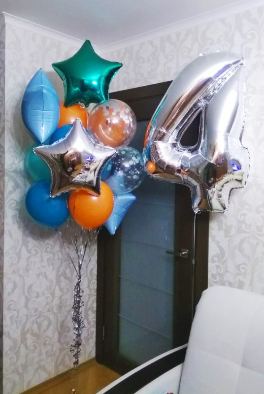 Фонтан из 14 шаров и цифра