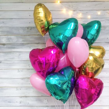 Фонтан из шаров с фольгированными и латексными сердцами в цветах золото, фуксия, розовый и морской волны