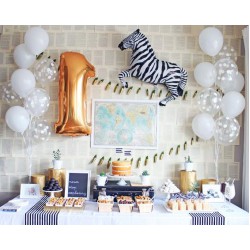 Оформление стола на день рождения ребенку - фонтаны из шаров, цифра и зебра