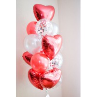 Фонтан из 13 шаров с фольгированными сердцами и шарами с конфетти в красных тонах