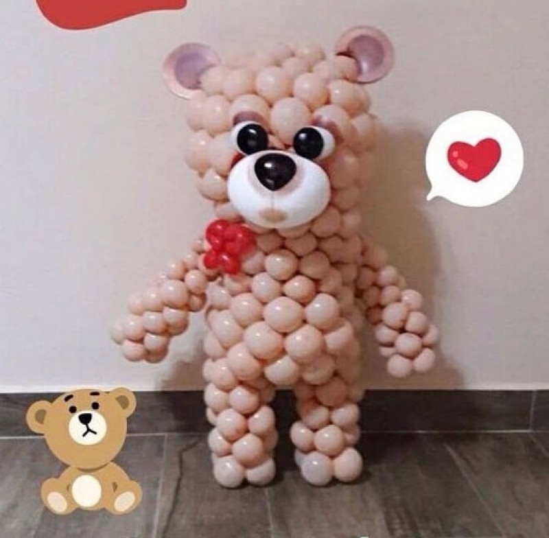 Коричневый мишка большая фигурка из шаров 