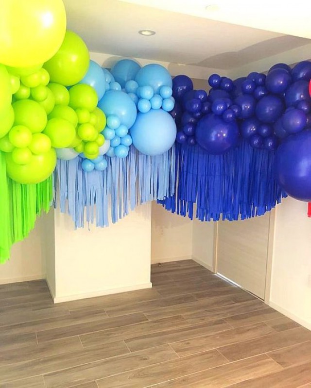 Разнокалиберная гирлянда с бумажными лентами тассел