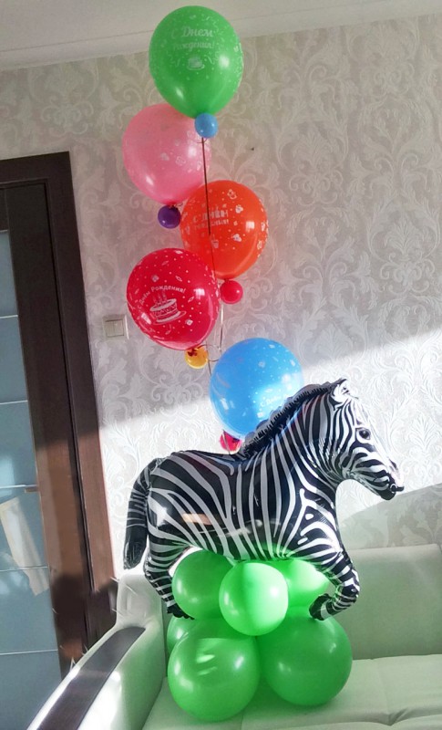 Фонтан из 5 шаров с зеброй